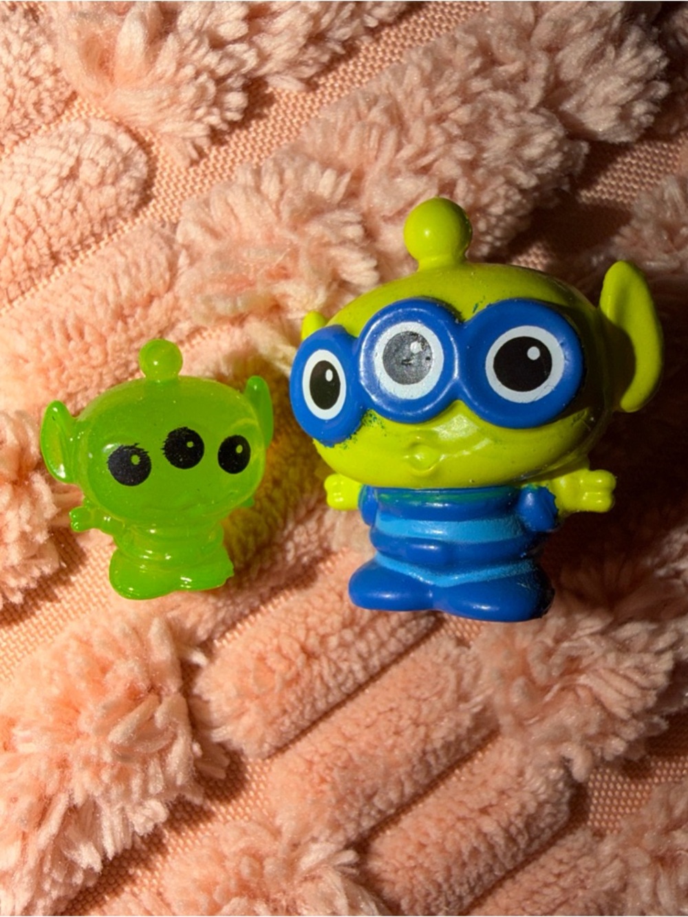 Disney Doorables Toy Story Alien Lot Translucent Neon + Classic Green Figure